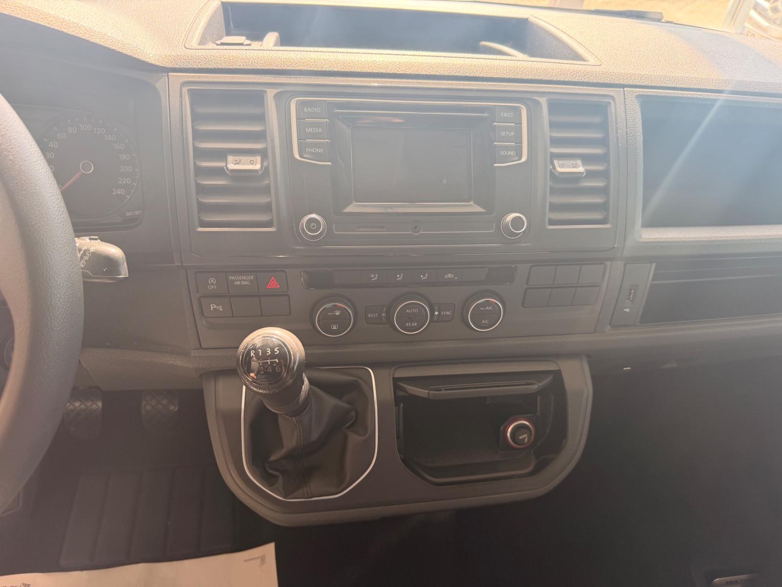VOLKSWAGEN T6 MULTIVAN 2.0 TDI 150CH - BVM - ATTELAGE - 167.000 KMS