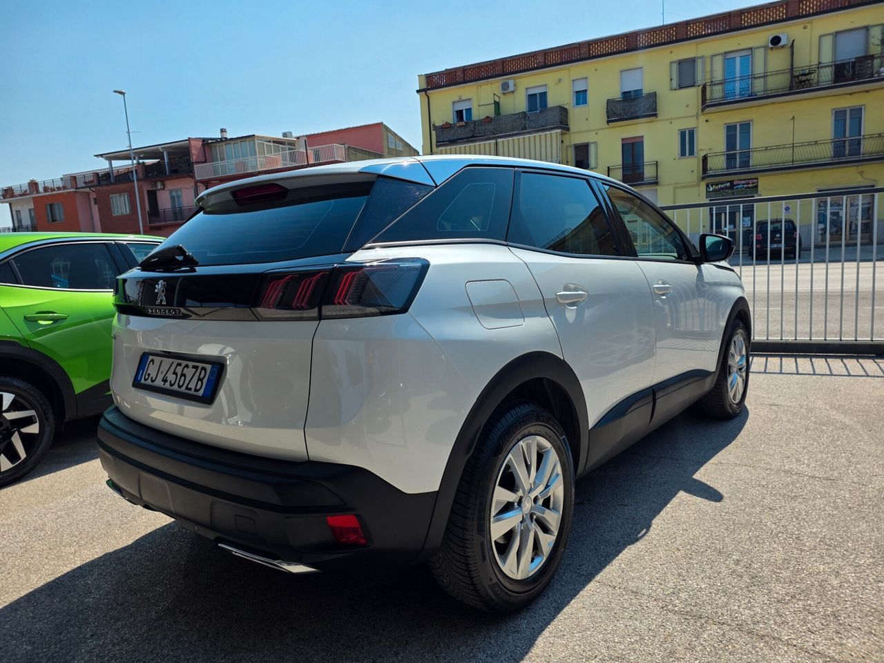 Peugeot 3008 BlueHDi 130 S&S EAT8 Business imagem 3