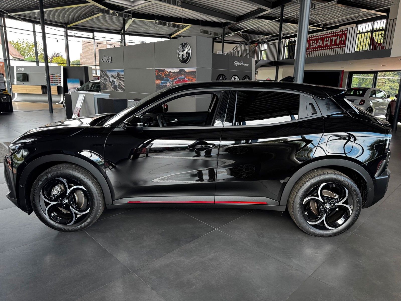 Fahrzeugabbildung Alfa Romeo Junior Elettrica SPECIALE Sitzheizung ACC Kamera