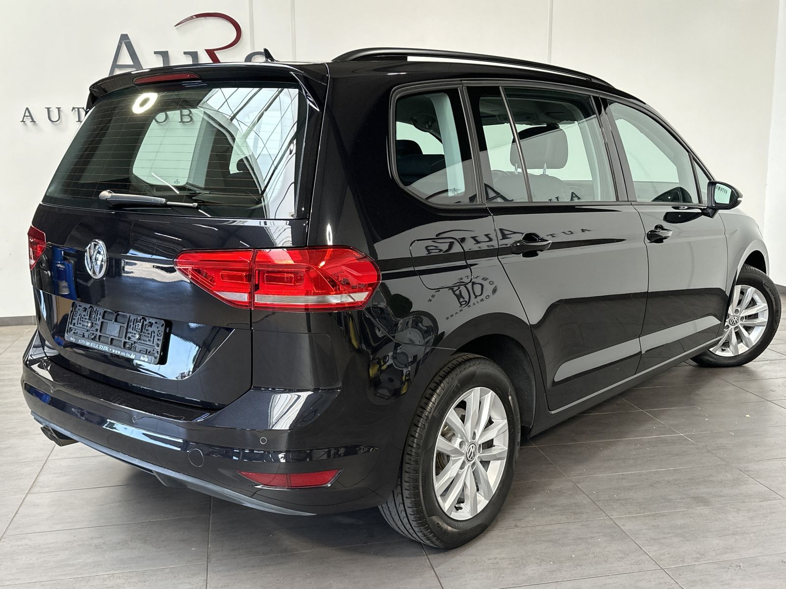 Fahrzeugabbildung Volkswagen Touran Comfortline 2.0 TDI DSG NAV+LED+ACC+KAM