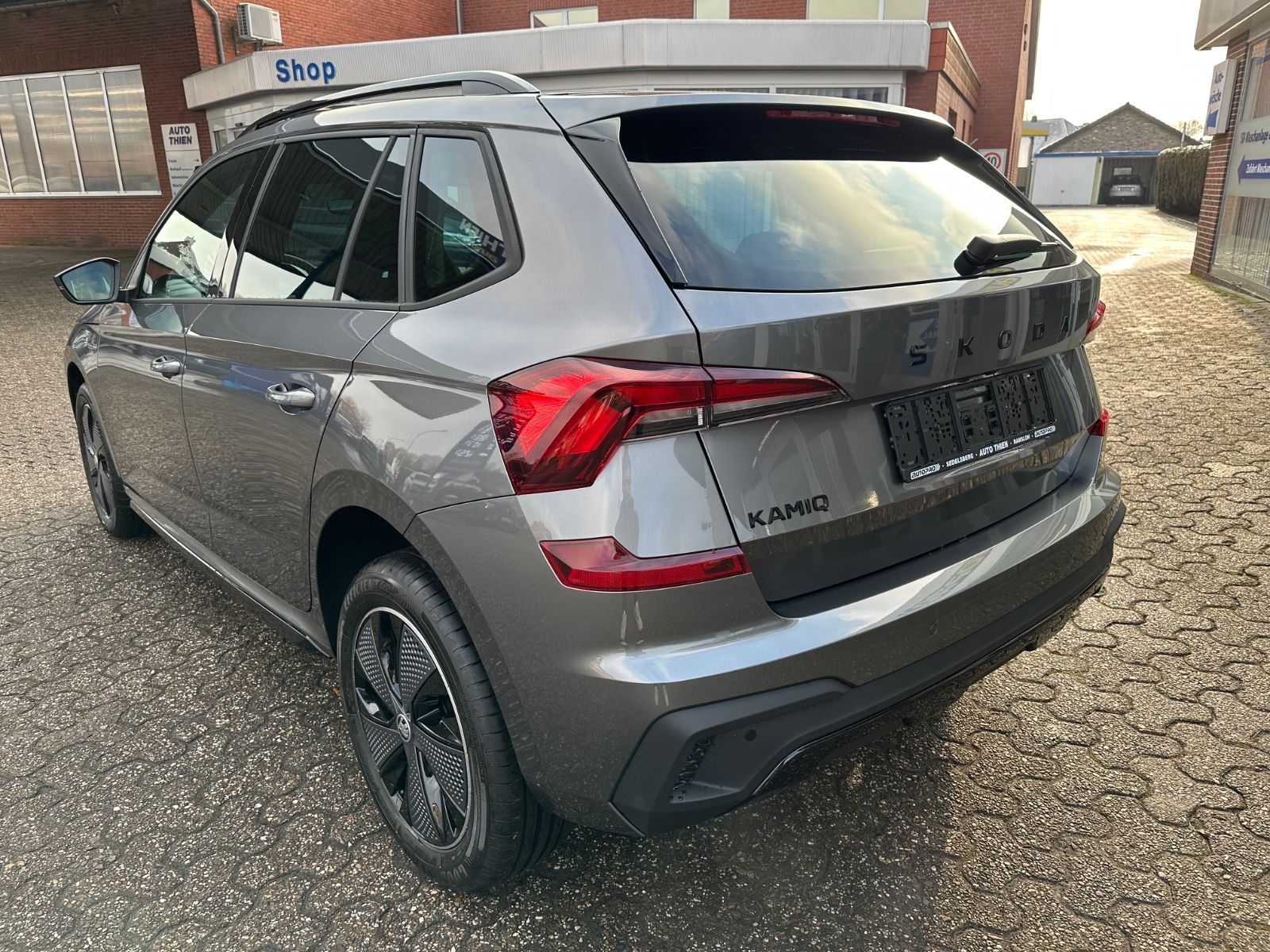 Fahrzeugabbildung SKODA Kamiq Monte Carlo 1.0 TSI DSG ACC/Matrix/Pano