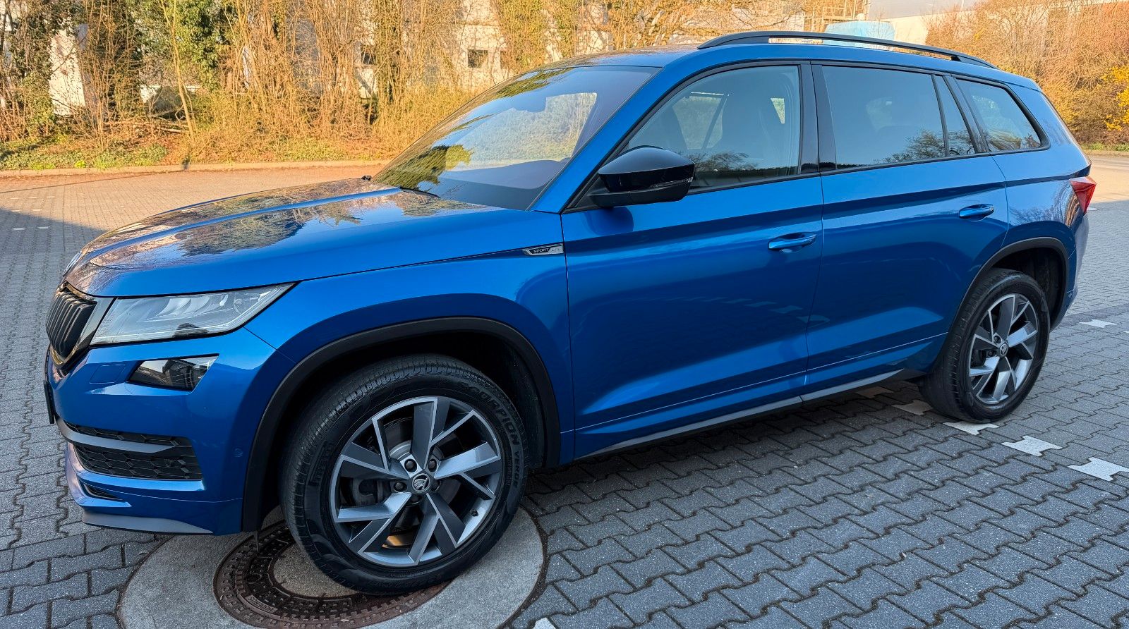 Skoda Kodiaq Sportline 7 Sitze aus 1-Hand imagem 3