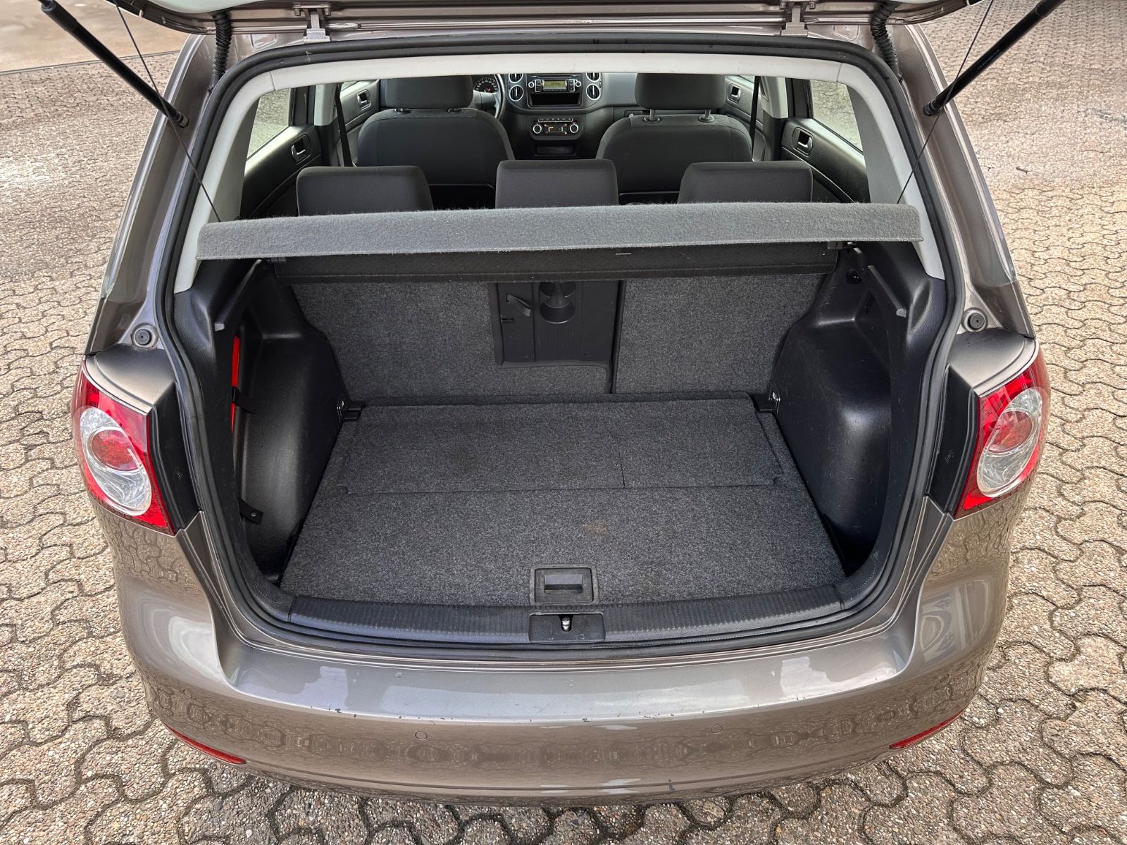 Fahrzeugabbildung Volkswagen Golf Plus 1.4 TSI DSG Comfortline AHK/PDC/GJR