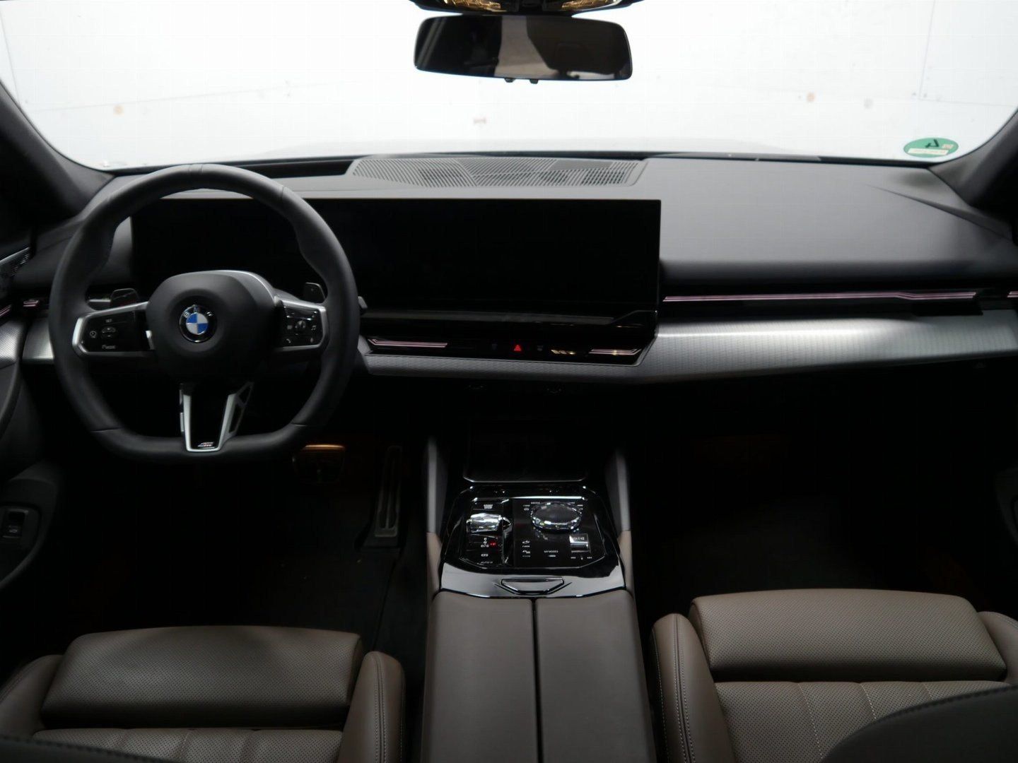 Fahrzeugabbildung BMW 540d xDrive Touring M Sportpaket AHK