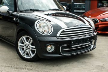 Fahrzeugabbildung MINI Cooper 1.6 Automatik CHILI-PAKET PDC SIHZG 2HAND