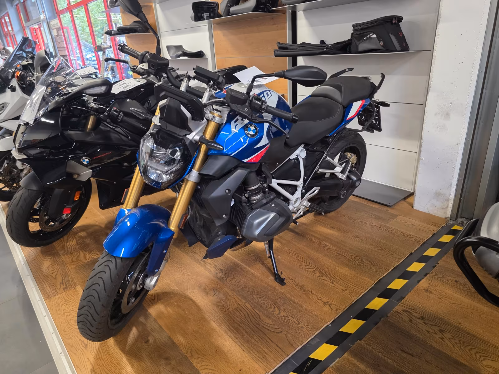 BMW R1250R Sport +4 Pakete +4 Extras