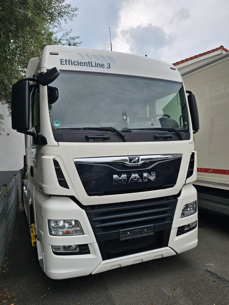MAN 18.420 TGX mit Kühlauflieger ohne Kühlun