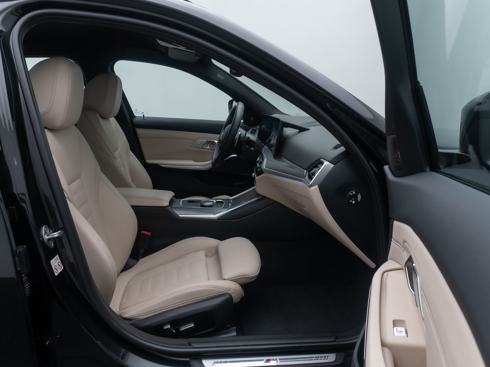 Fahrzeugabbildung BMW 330i MSport DAB Memory Kamera H/K Komfort 19Zoll
