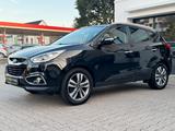 Hyundai ix35 Style AWD *AUTOMATIK*AHK*LEDER*XENON*NAVI* - Hyundai ix35 aus 2014 mit Diesel-Antrieb: Geländewagen