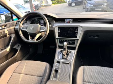 Volkswagen Passat Variant - 11