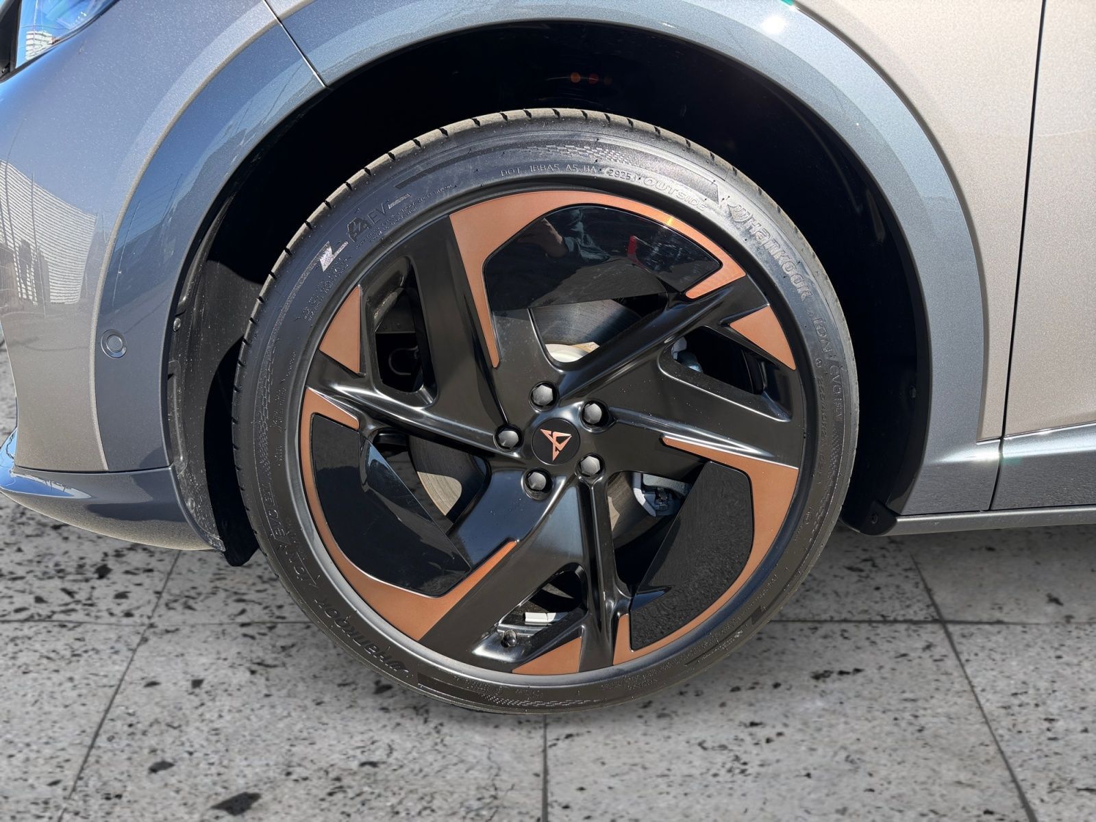 Cupra Tavascan - Bild 8