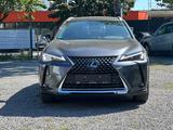 Lexus UX 250 h  10 JAHRE WERK GARANTIE - Lexus UX: Automatik