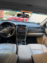 Toyota Camry 2.5 XLE - Toyota Camry: Automatik