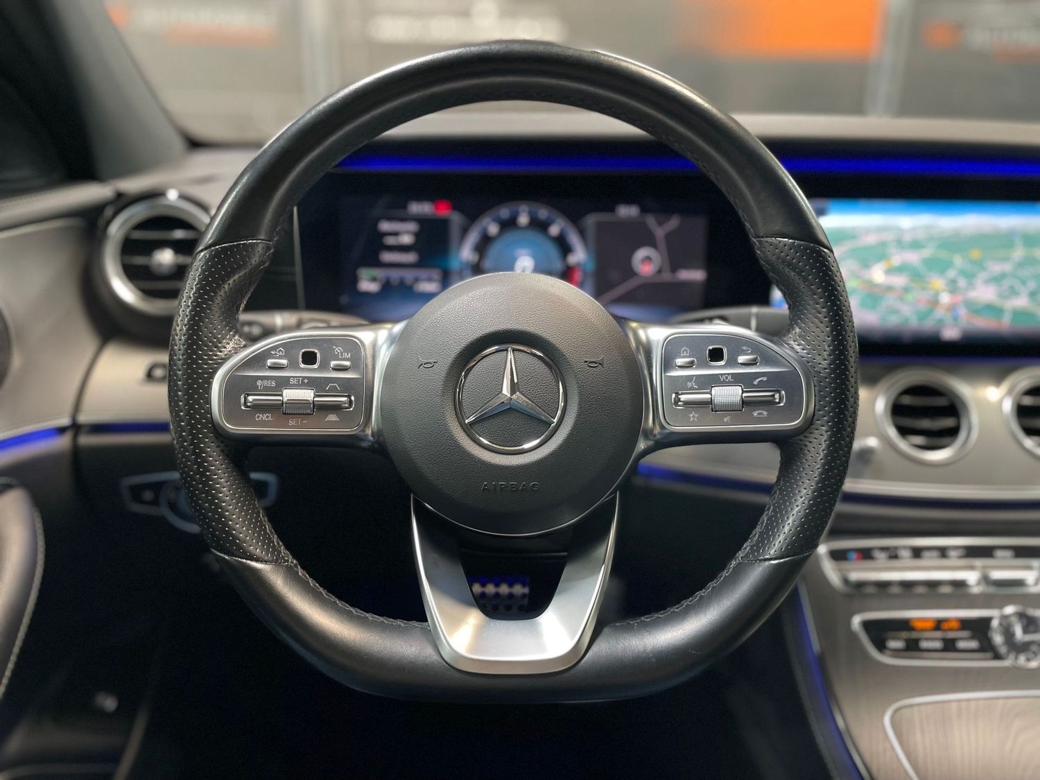 Fahrzeugabbildung Mercedes-Benz E 300 d AMG#Memory#Luft#360°#Alcantara#LED#ACC#S