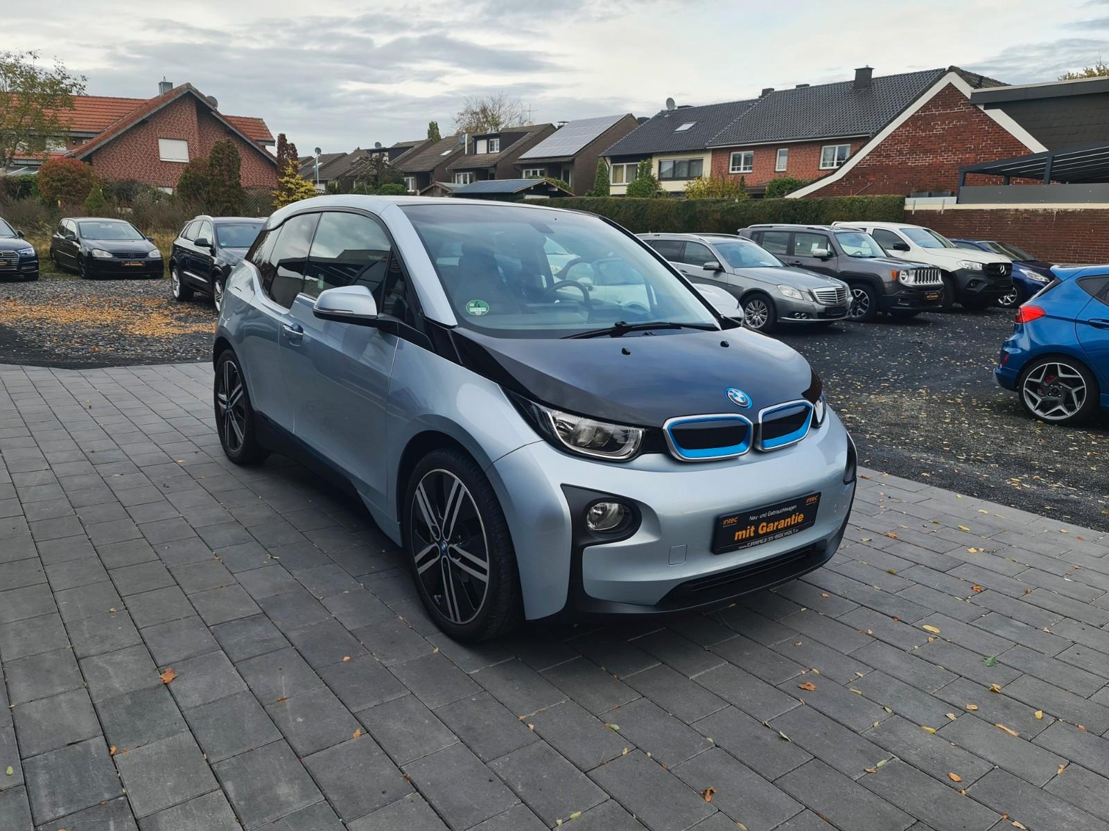 BMW i3 Design Suite/NAVI PROF/KEYLESS GO/PDC/20 ZOLL
