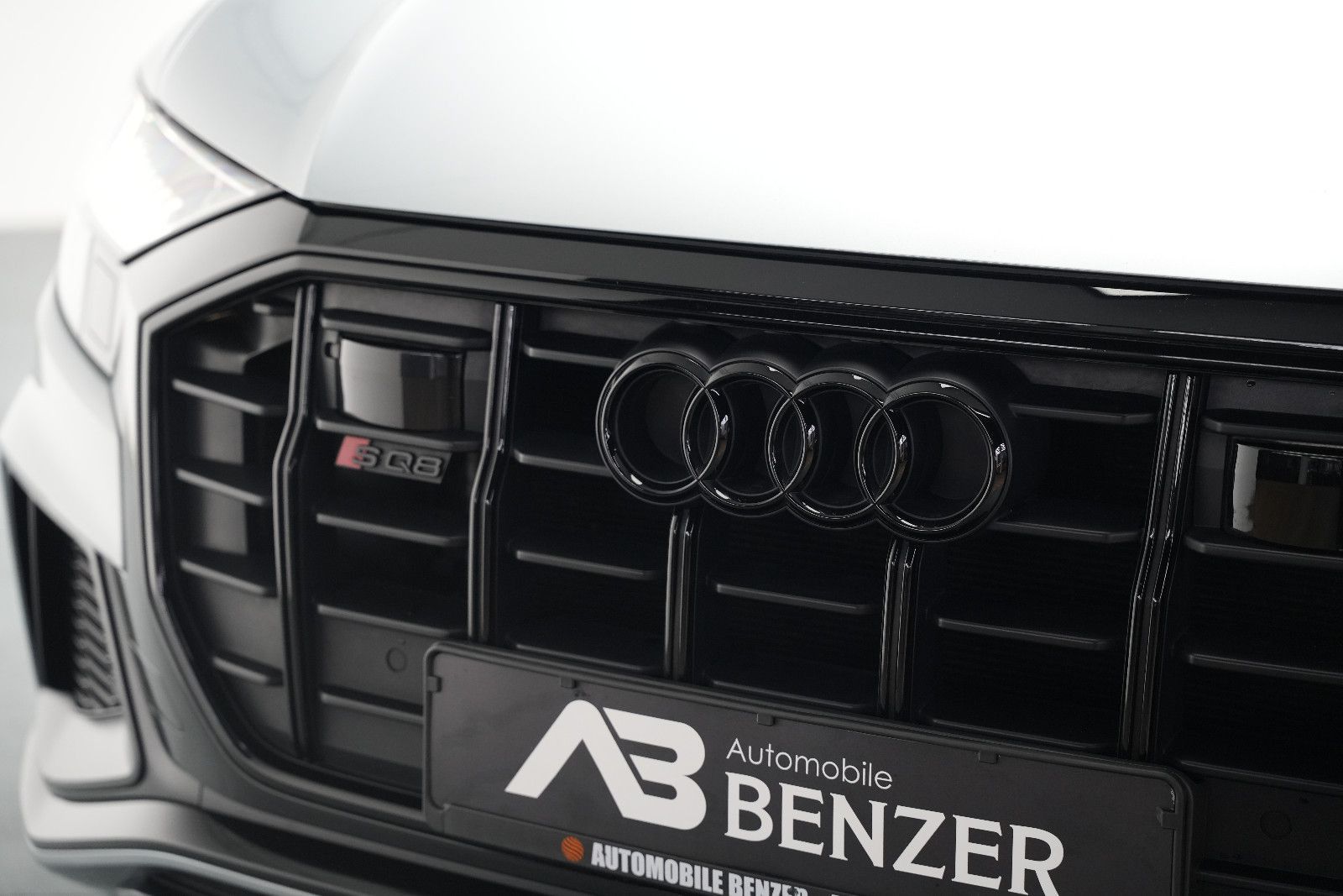 Fahrzeugabbildung Audi SQ8 4.0 TFSI quattro/EXCLUSIVE/ALCANTARA/BLACK