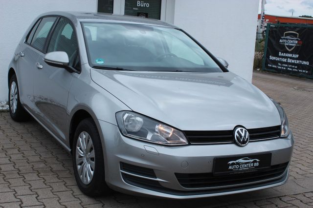 Volkswagen Golf VII Lim. Trendline **21.600km**TOP**