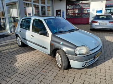 Bild 3 Renault Clio Basis 1.2 5T EXPORT