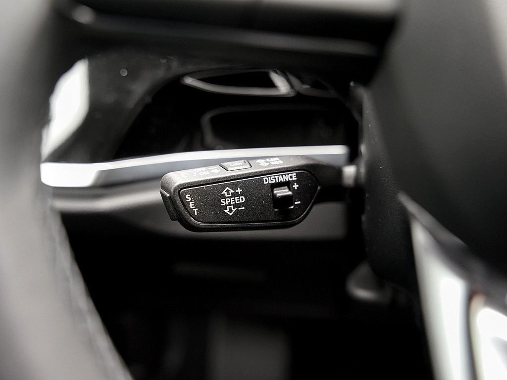 Fahrzeugabbildung Audi Q3 S line 35 TFSI S tronic SHZ NAVI LED ACC PANO