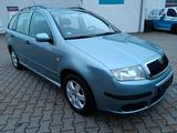 Skoda Fabia Kombi 1.4l 75PS/SCHECKHEFT-GEPFL./ KLIMA / - Skoda Fabia mit Benzin-Antrieb: Blau, Kombi, 1.4