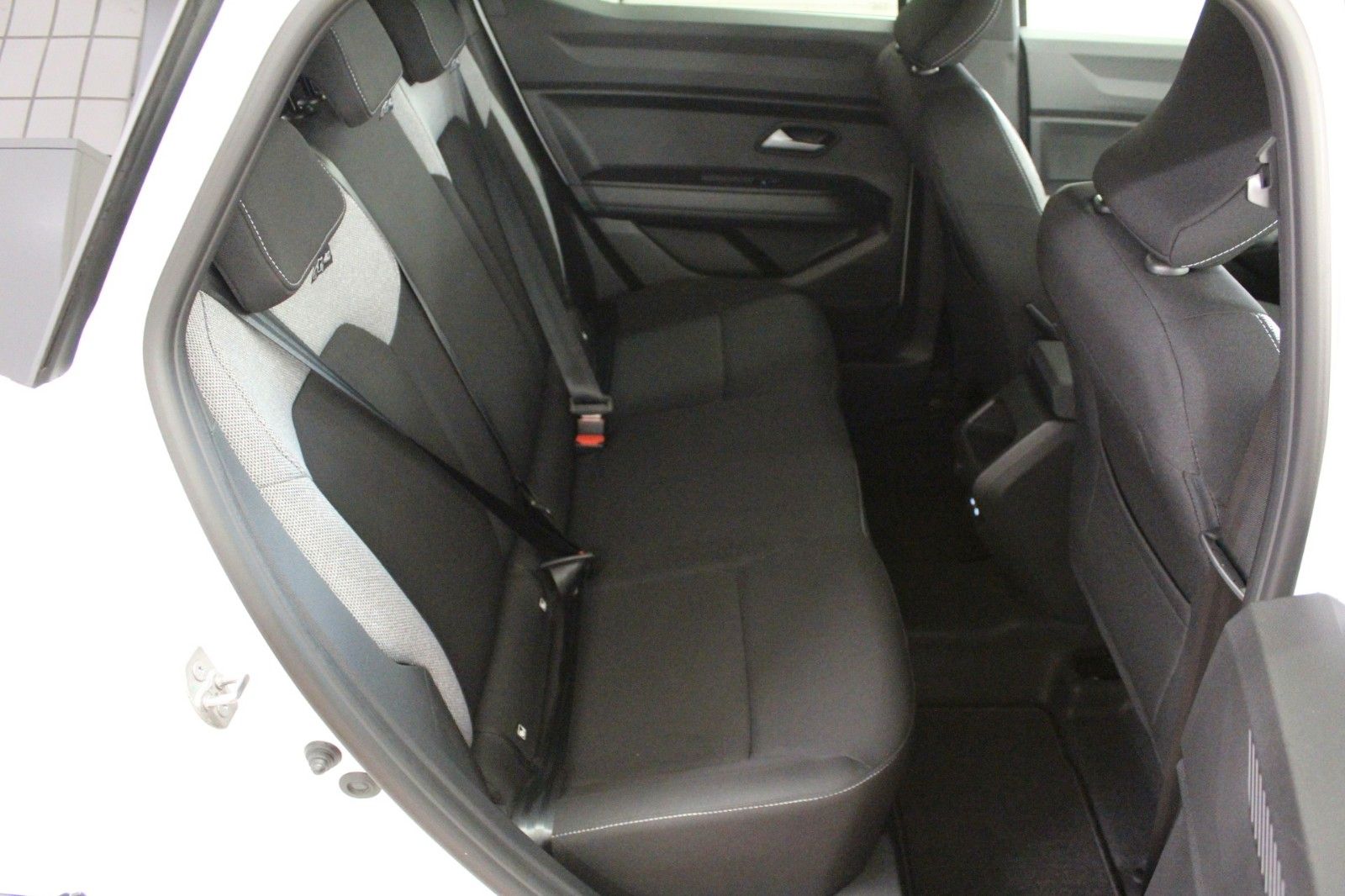 Fahrzeugabbildung Dacia Duster mild hybrid 140 Journey *Winterp.*MY 26