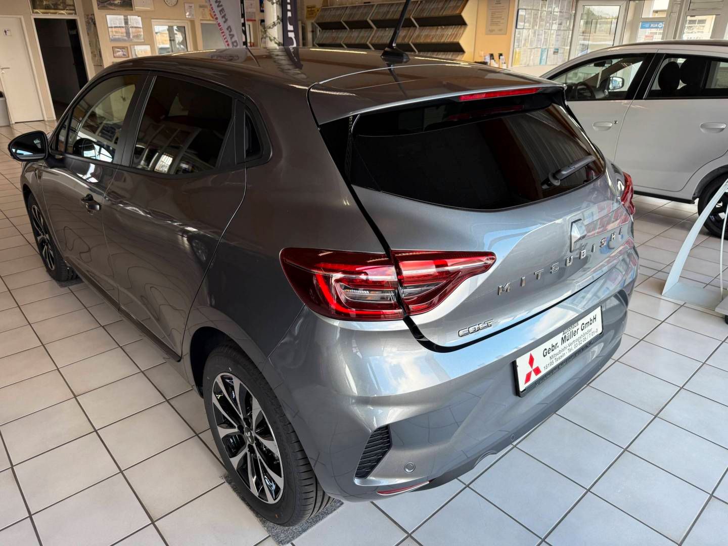 Fahrzeugabbildung Mitsubishi Colt (VBX/VBE)(08.2023->) DE