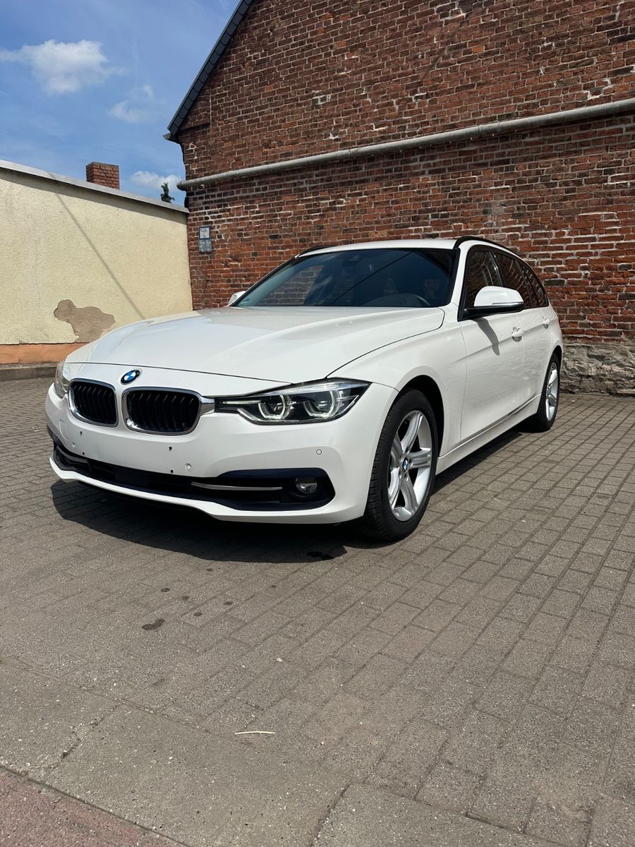 BMW 330d xDrive Touring Sport Line Automatic,HUD,ACC