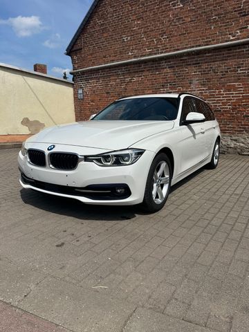BMW 330d xDrive Touring Sport Line Automatic,HUD,ACC