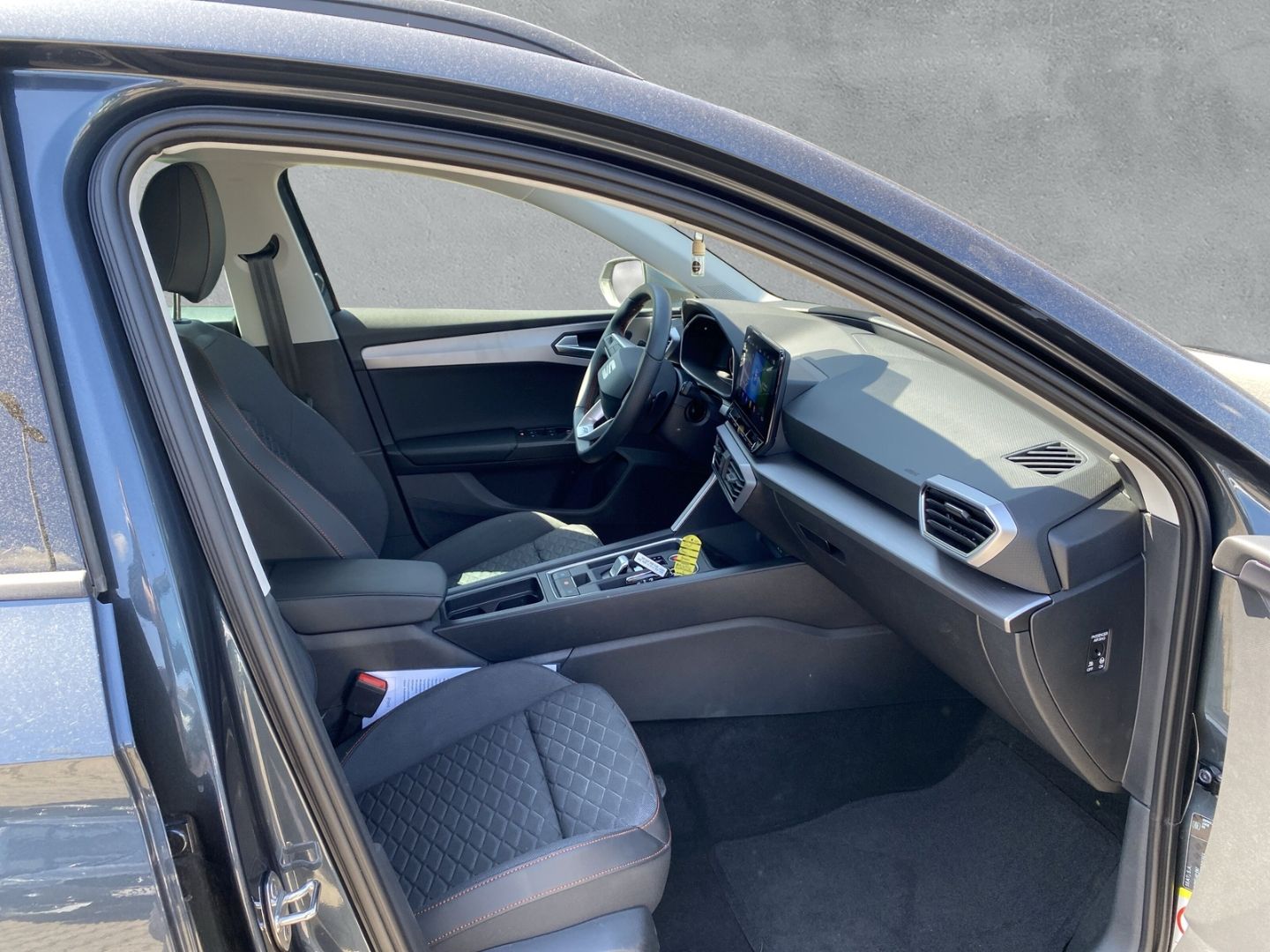 Fahrzeugabbildung SEAT Leon Sportstourer FR 2.0 TDI EU6d Navi Digitales