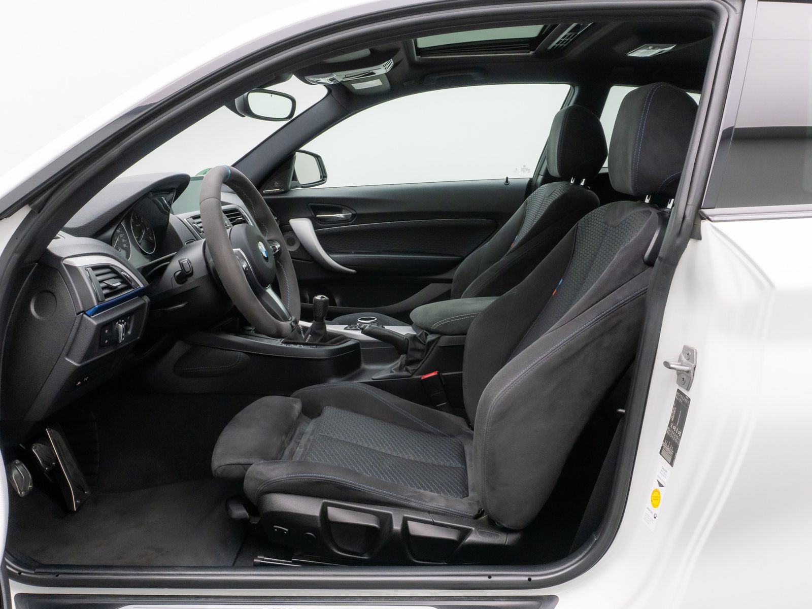 Fahrzeugabbildung BMW 118 d M Sport, Schiebedach,19 " Gewindefahrwerk