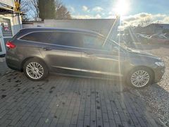 Fahrzeugabbildung Ford Mondeo Hybrid Titanium LED Spur Automatik Kamera