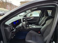 Fahrzeugabbildung Rafale Atelier Alpine E-Tech Plug-in 300 4x4 SOL