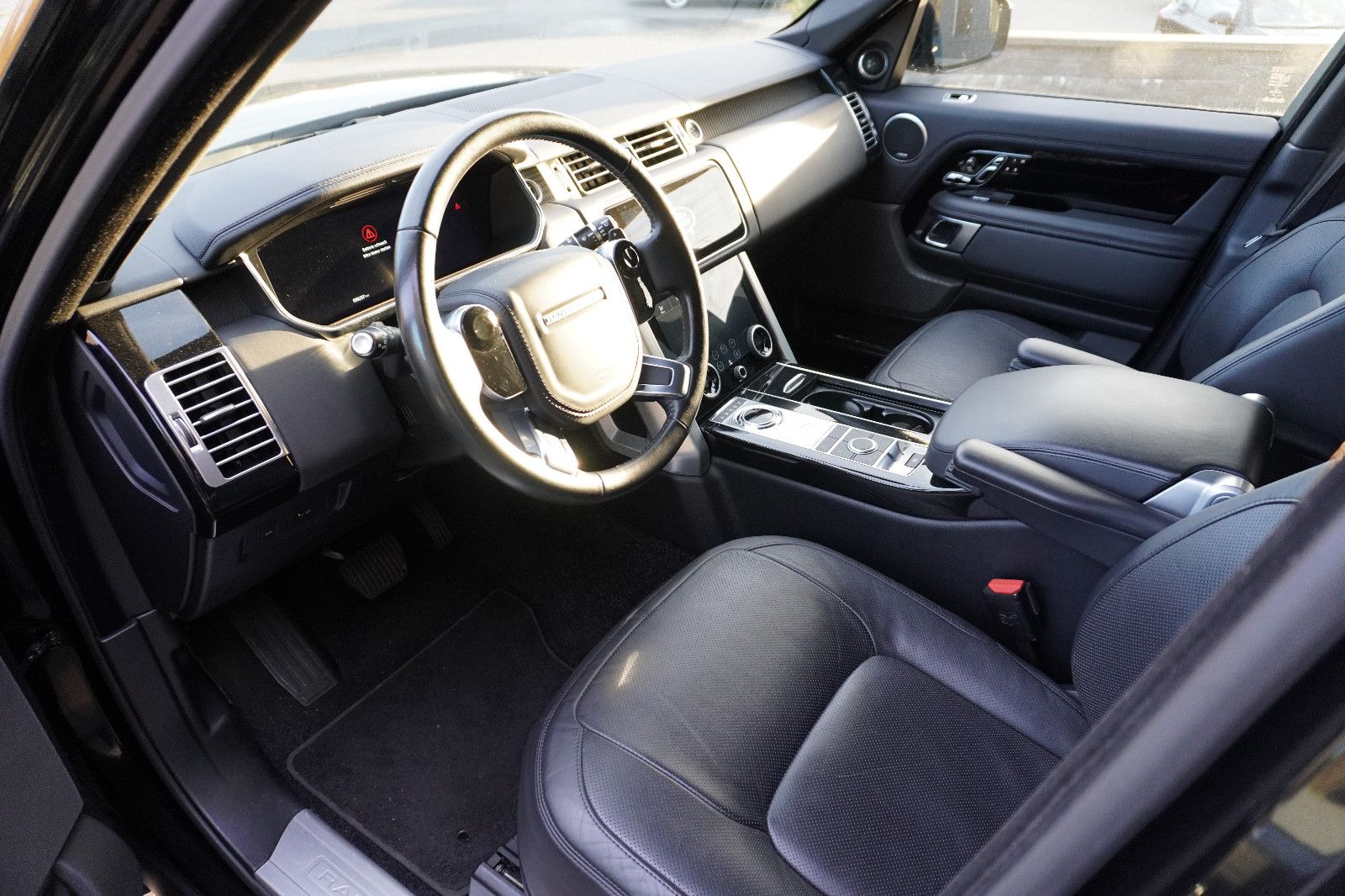 Fahrzeugabbildung Land Rover Range Rover Vogue