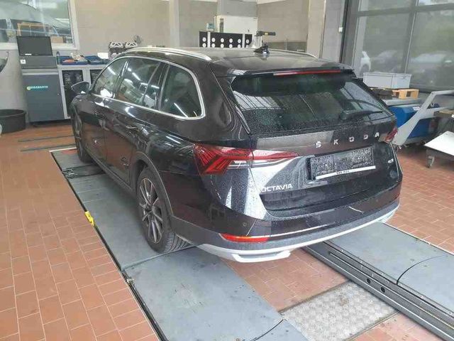 Octavia Combi Scout 2.0 TDI 4x4 DSG*AHK*PANO*