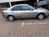 Ford ford mondeo 2.5i  V6 - Ford Mondeo mit Benzin-Antrieb: Limousine, 2.5