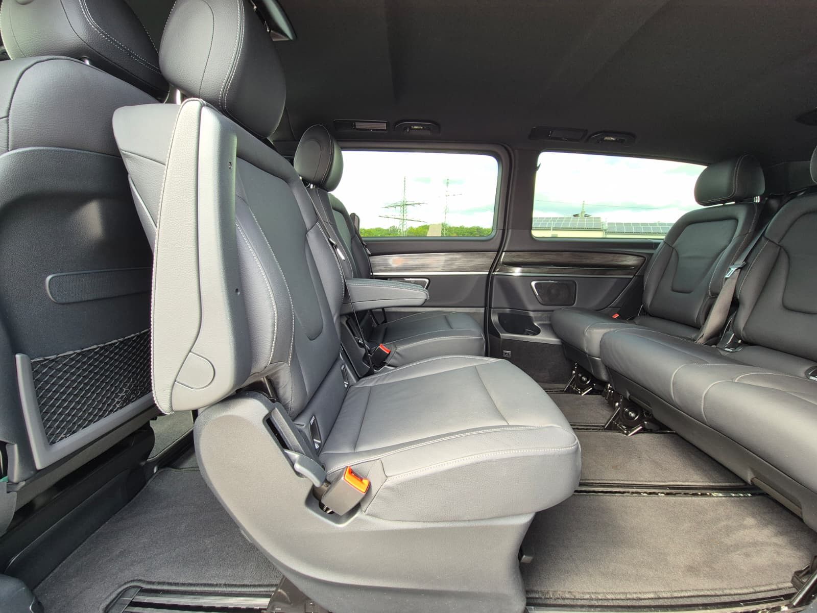 Fahrzeugabbildung Mercedes-Benz V 250 d AVANTGARDE extralang LEDER*LED*BUR*DISTR