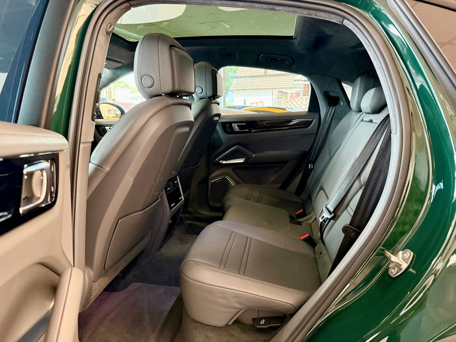 Fahrzeugabbildung Porsche Cayenne Coupe Turbo S E-Hybrid APPROVED / PTS