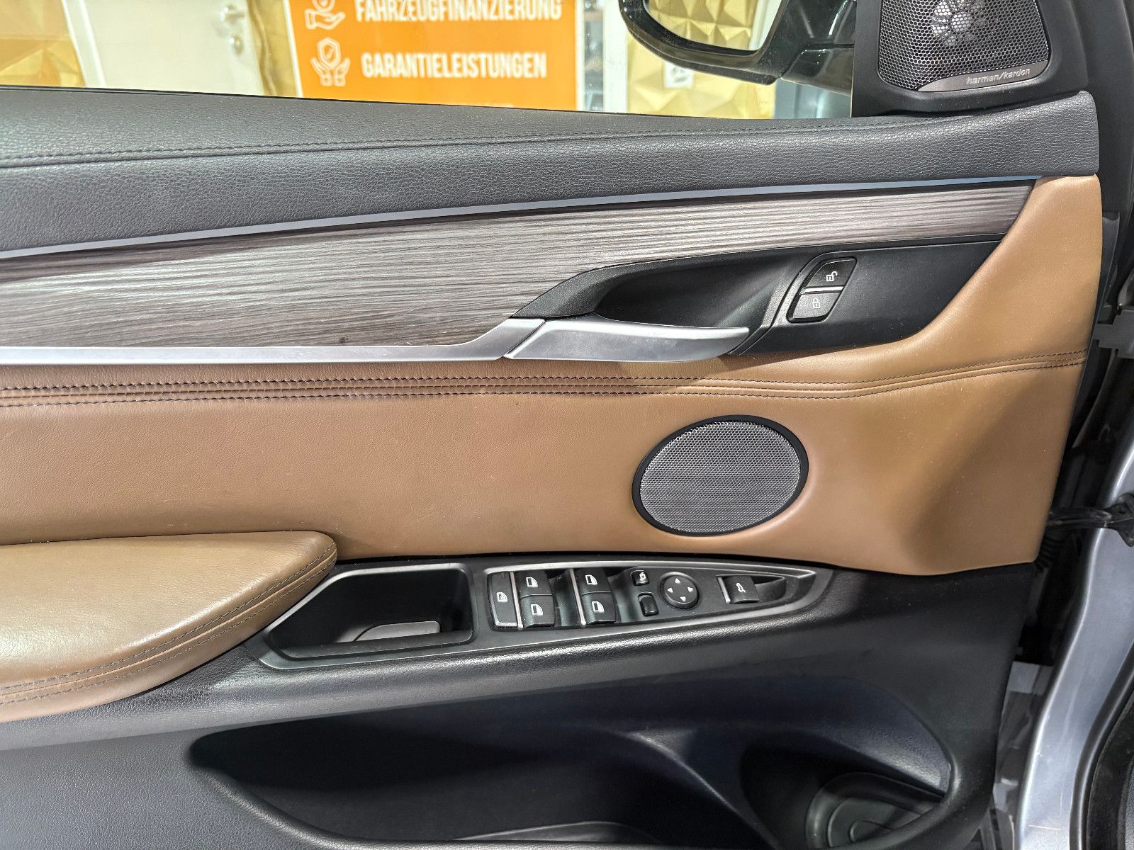 Fahrzeugabbildung BMW X6 xDrive 30 d/360°/PANO/HEAD-UP/NAVI/MEMORY/SHZ