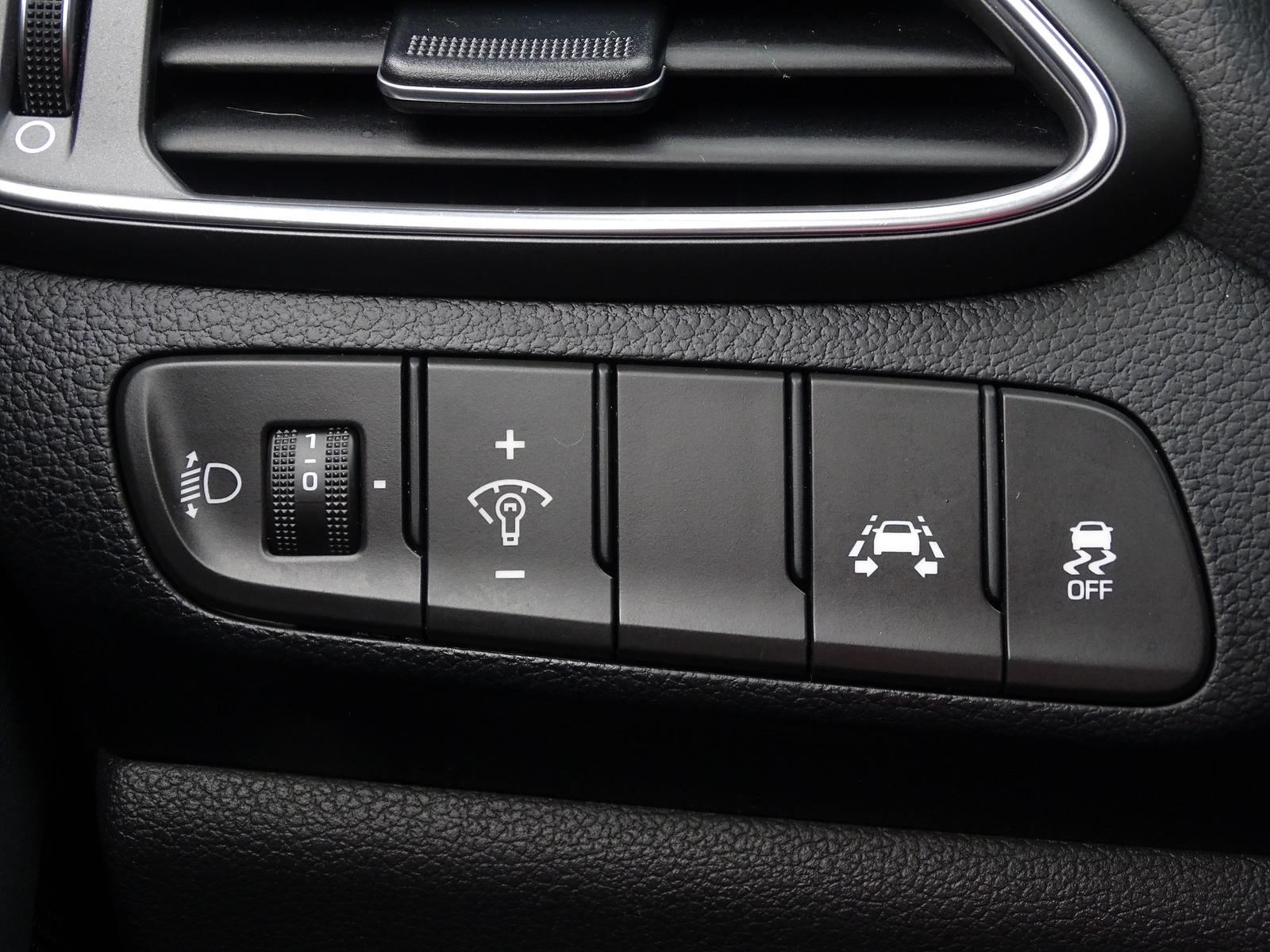 Hyundai i30 1.4 Pure Tempomat Klima Spurhalte USB AUX