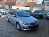 Opel Astra J Sports Tourer Style*SHZ*LHZ*MFL*TEMPOMAT - Opel Astra: Style