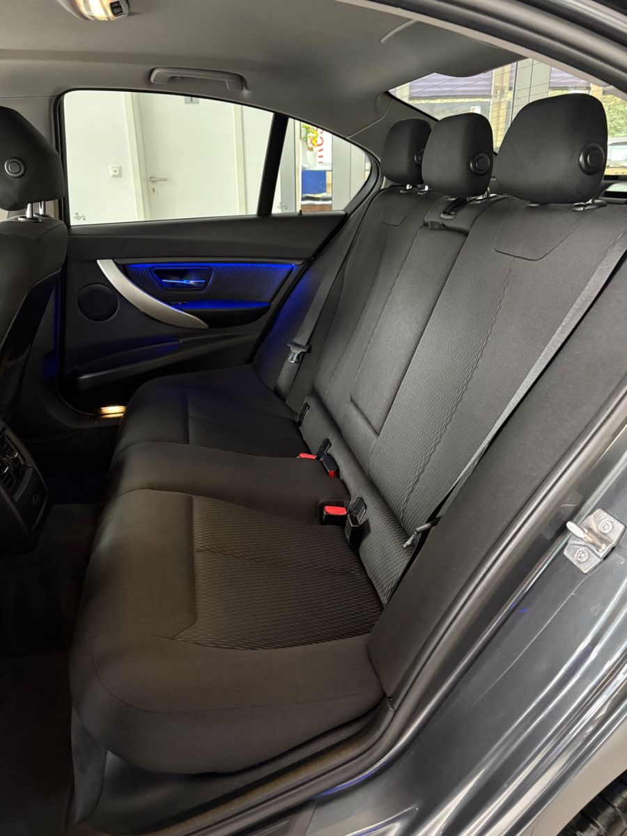 Fahrzeugabbildung BMW 325 d Lim. F30 *NAVIGATION*AMBIENTE*