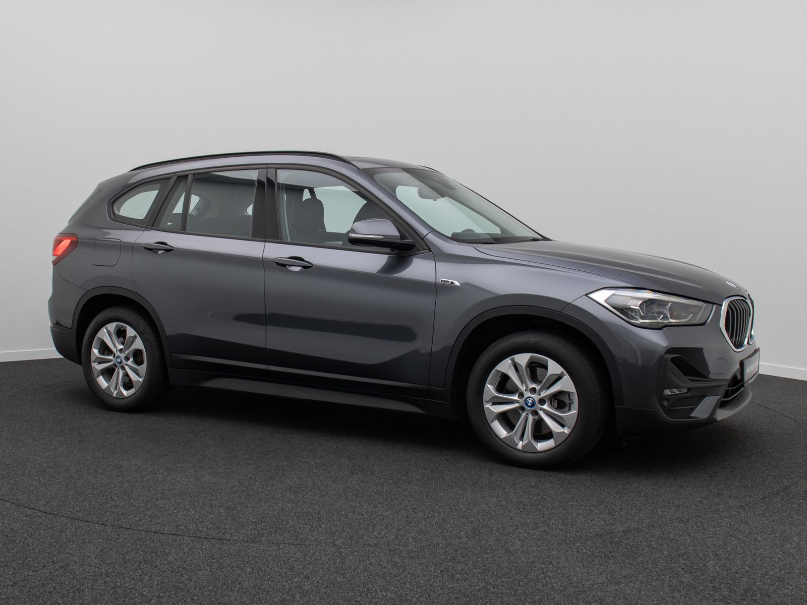 Fahrzeugabbildung BMW X1 xD25e Navi+HiFi Kamera Alarm HUD DAB Panorama