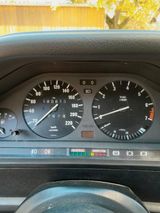 BMW 323 i E 30 - BMW 323 mit Benzin-Antrieb: Coupé, 323i