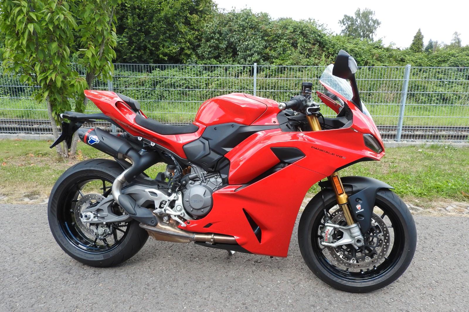 Ducati Panigale V2 S, Termignoni, 1. Hand