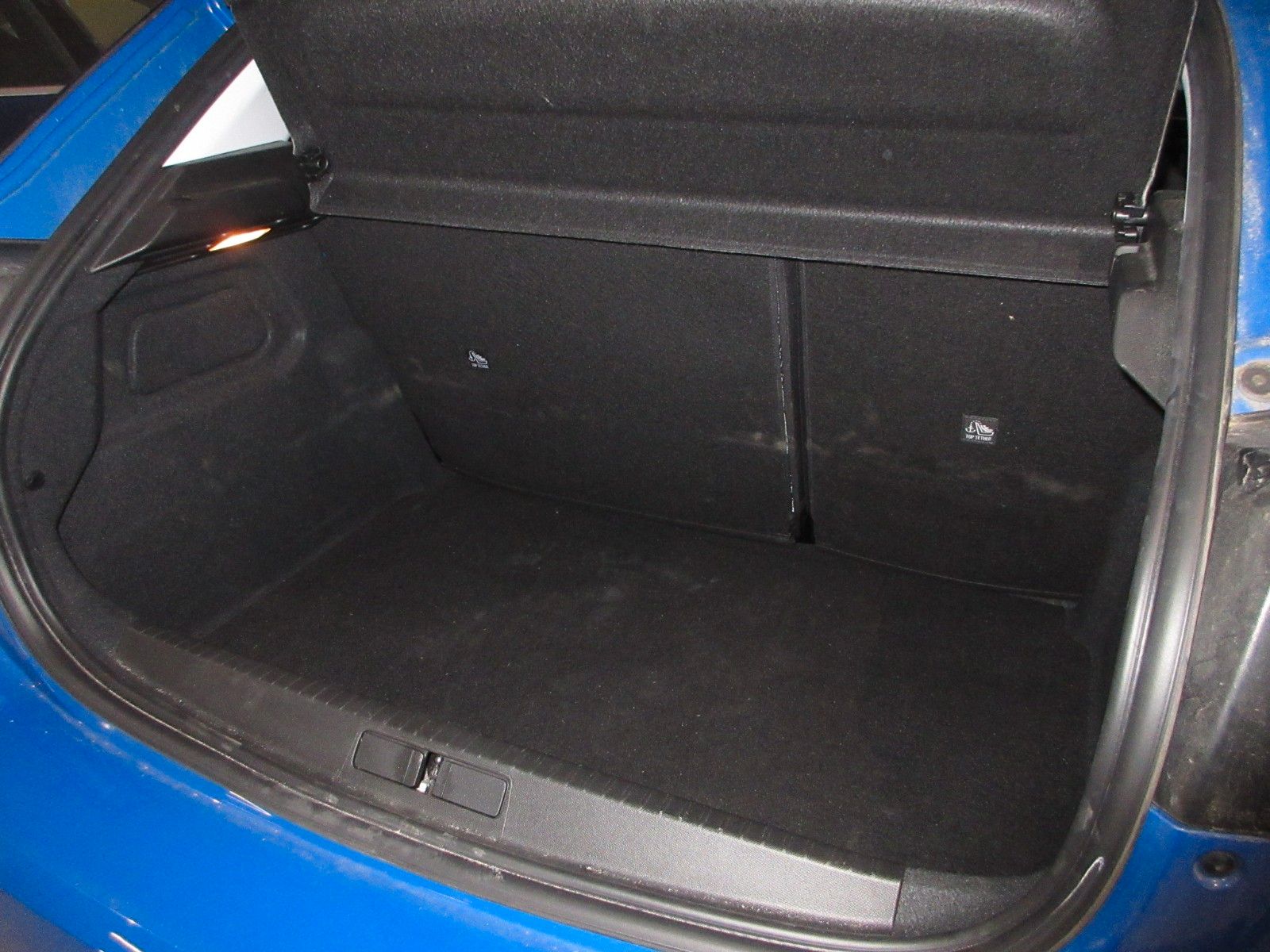 Fahrzeugabbildung Opel Corsa 1.2 T Elegance LED/NAVI/PDC/ALU/TEMPO