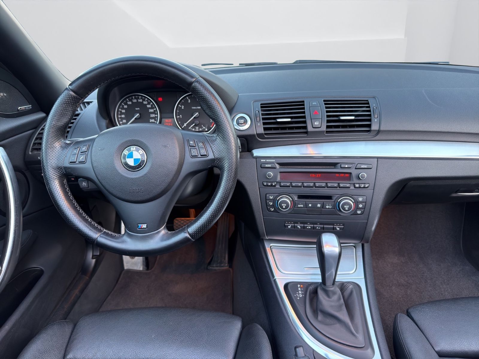 Fahrzeugabbildung BMW 120 Cabrio 120 i | M | Automatik | Vollleder |