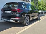 BMW X5 xDrive40i Sport Aut*AHK*adapLED*Head-Up*22"LM - BMW X5 Jahreswagen
