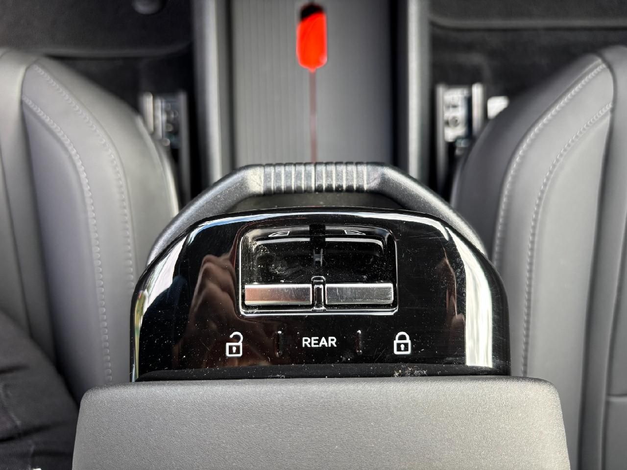 Fahrzeugabbildung Volvo EX30 Performance Pure Electric Ultra AWD