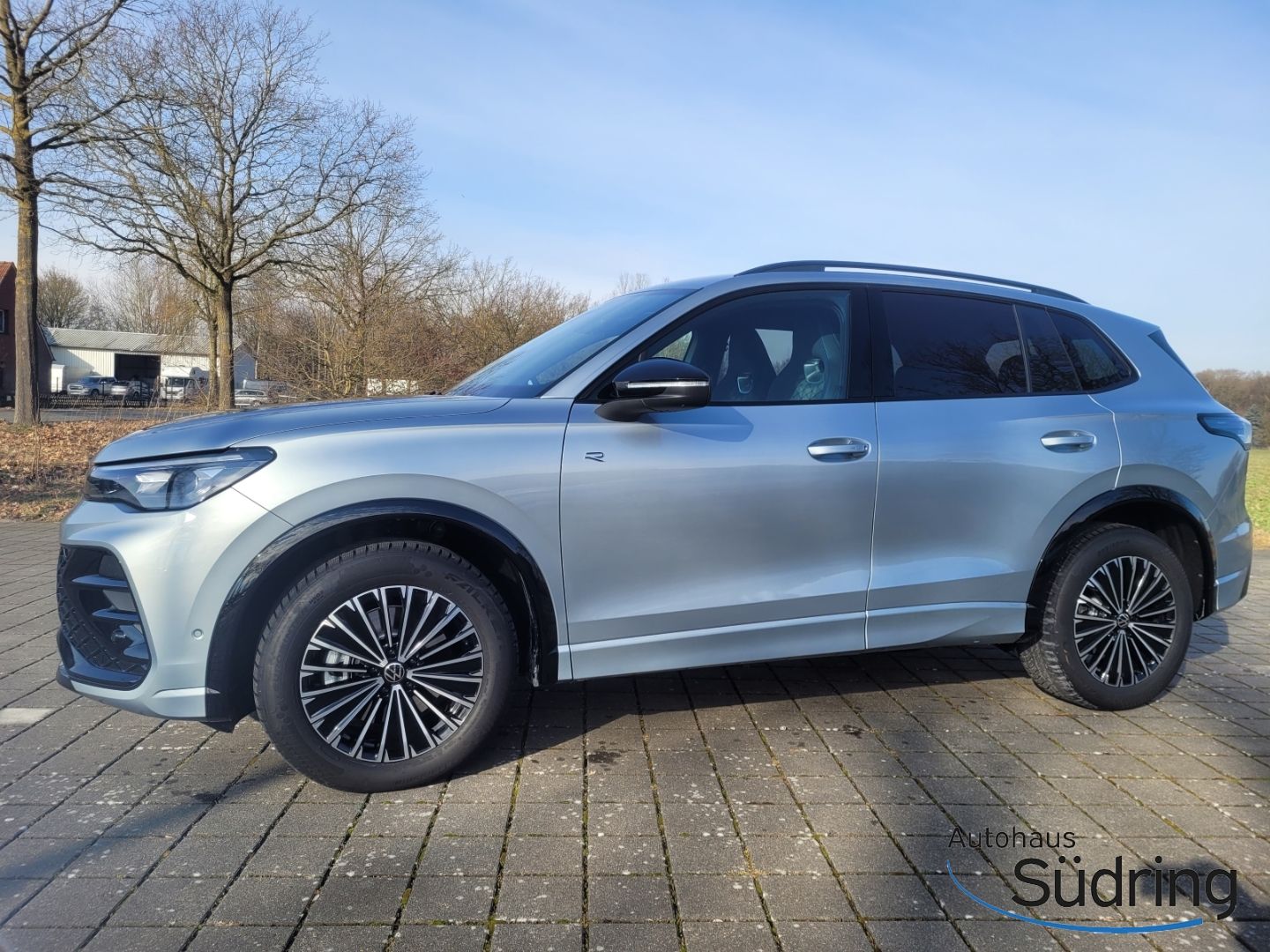 Tiguan 2,0 R-Line TSI DSG 4Motion HUD AHK Matrix