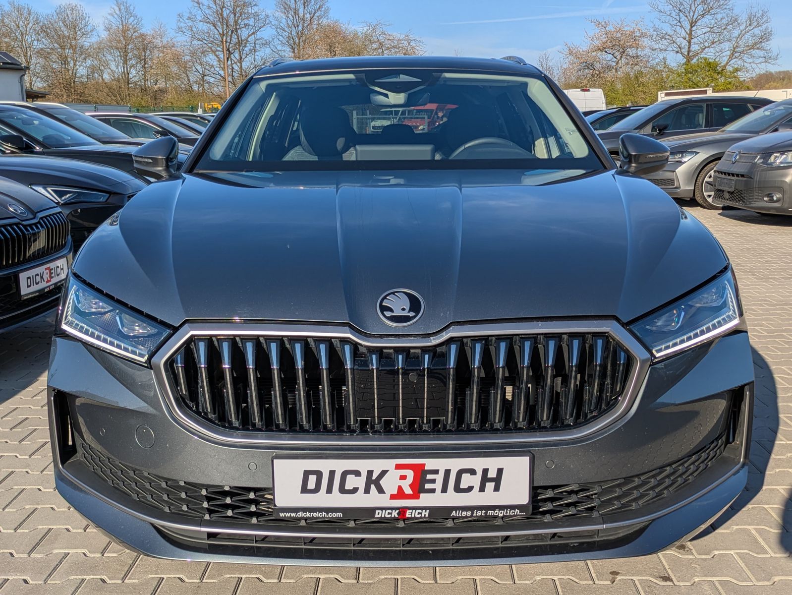 Fahrzeugabbildung SKODA Superb 2.0 TDI 4x4 Selection MATRIX*AHK*PANO*19"